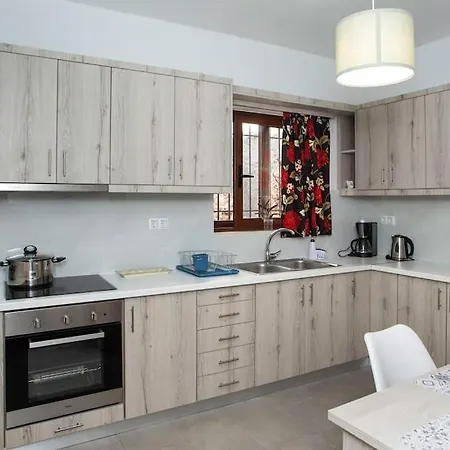 Kalliston City House With A Yard La Canea Exterior foto