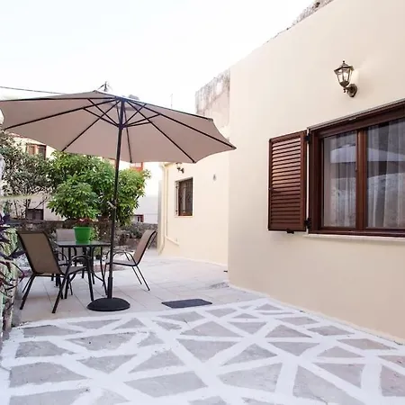 Kalliston City House With A Yard La Canea Exterior foto