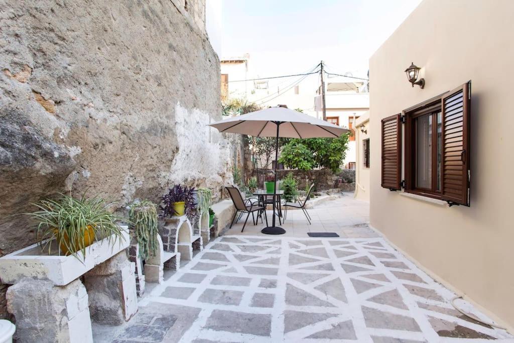 Kalliston House With A Yard Chania (Crete)