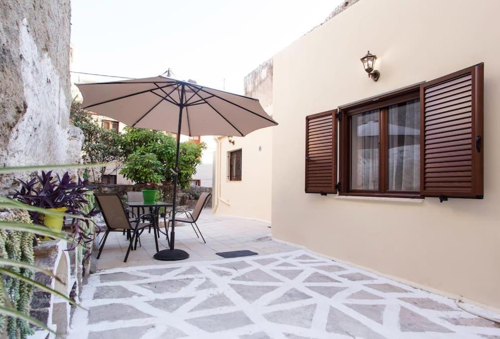 Kalliston House With A Yard Chania (Crete)