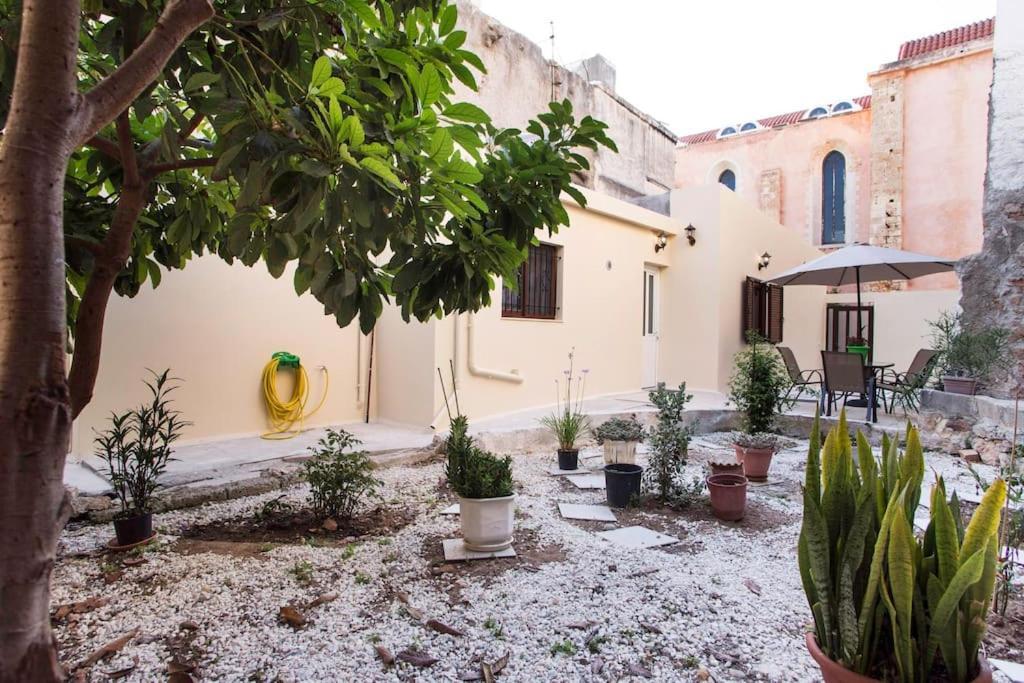 Kalliston House With A Yard Chania (Crete)